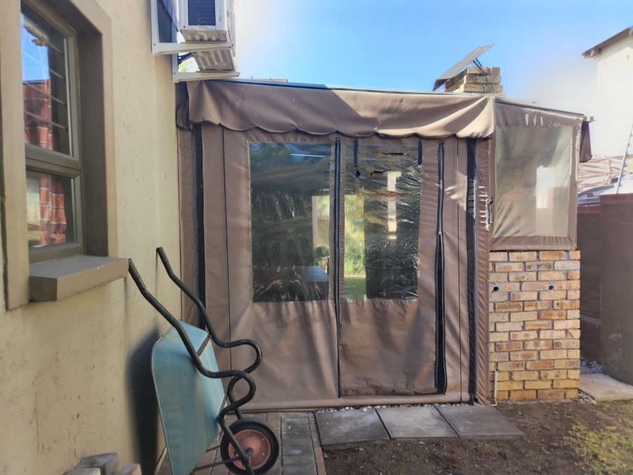 2 Bedroom Property for Sale in Waterval East North West